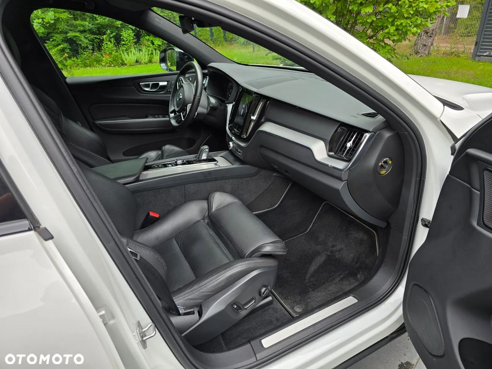 Volvo XC 60 B5 B R-Design - 31