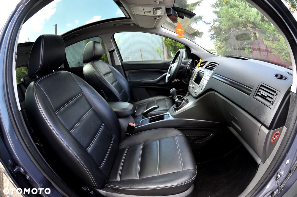 Ford Kuga 2.0 TDCi 2x4 Titanium - 26
