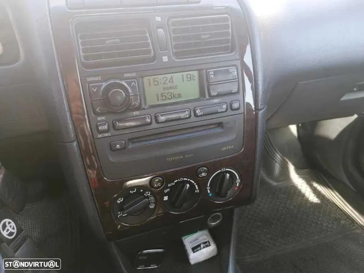 Toyota Avensis S/D 1.6 Executive - 4