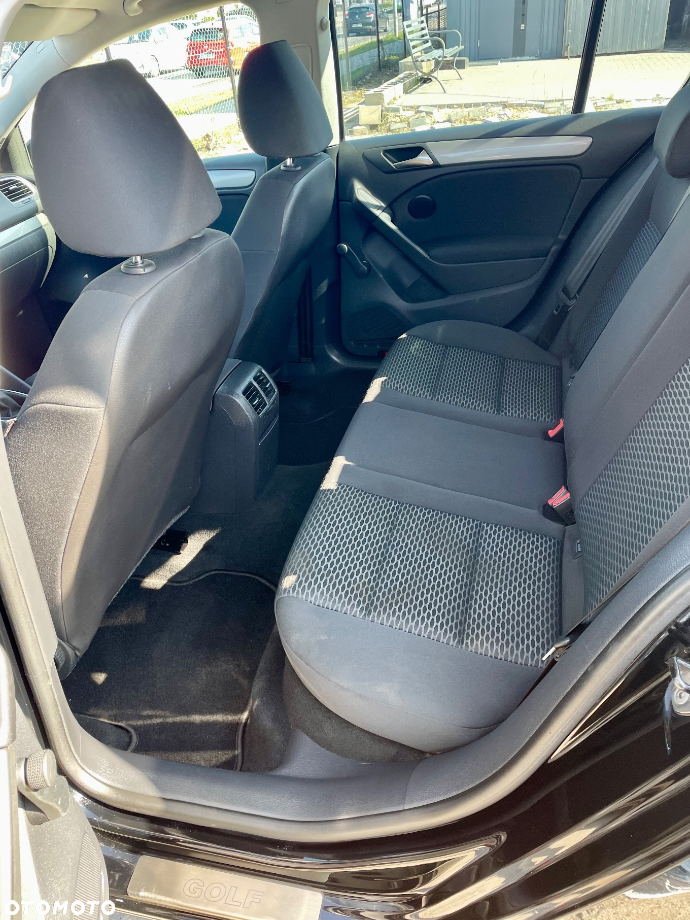 Volkswagen Golf - 32