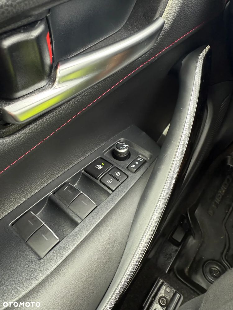 Toyota Corolla 2.0 Hybrid Touring Sports Lounge - 17