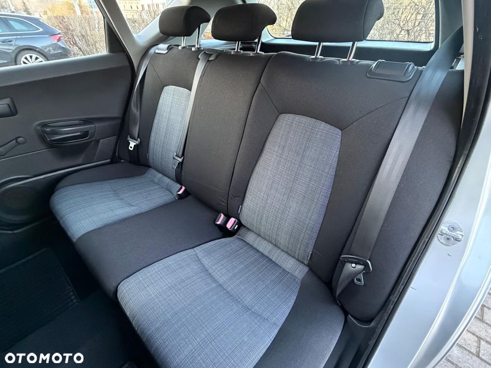 Kia Ceed 1.6 CRDi 90 Vision - 24