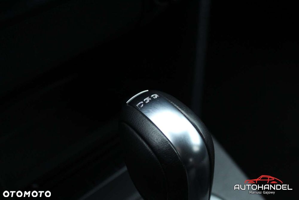 Volkswagen Touran - 17
