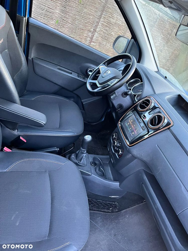 Dacia Dokker TCe 115 Stepway Celebration - 10