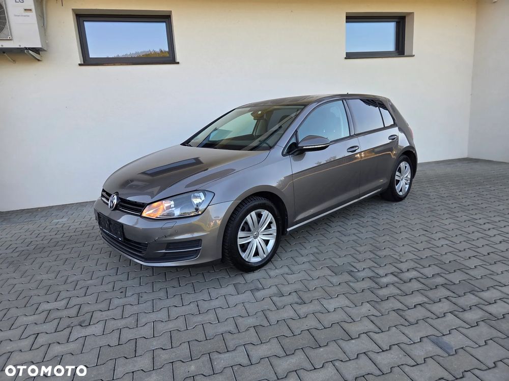 Volkswagen Golf - 6