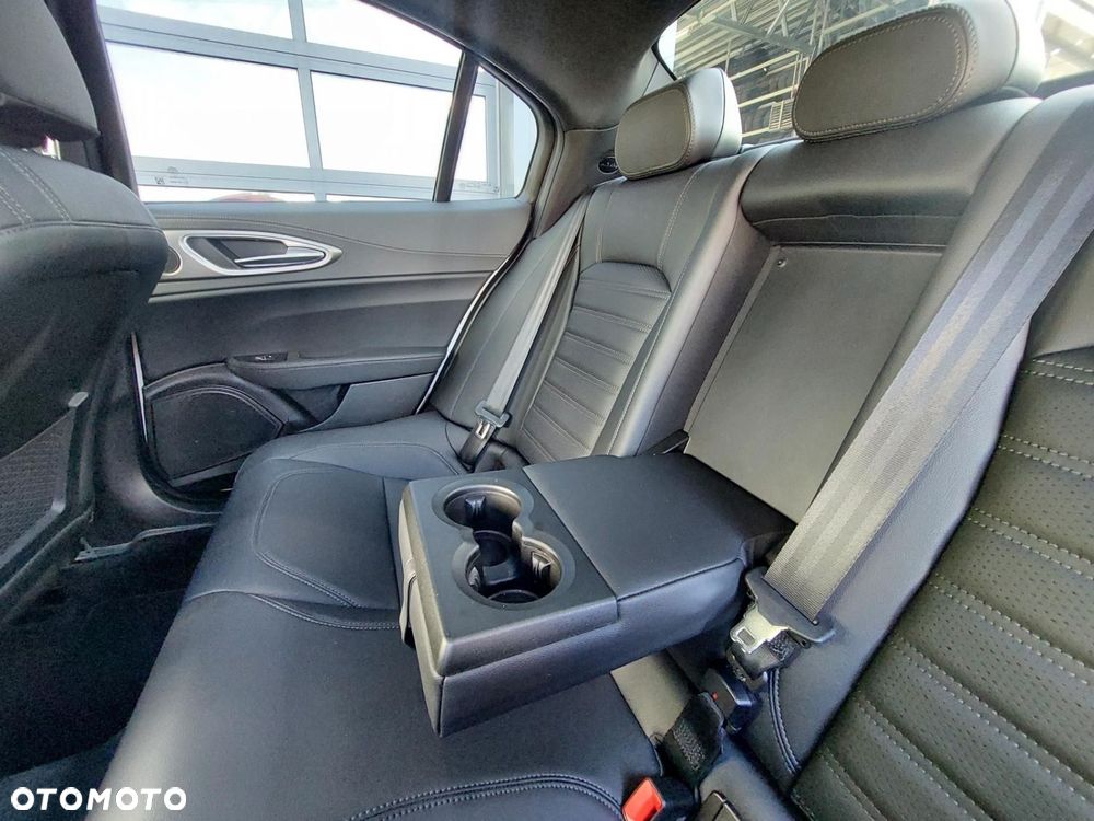 Alfa Romeo Giulia 2.0 Turbo Veloce Q4 - 14