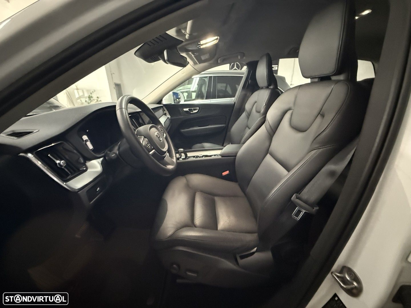 Volvo XC 60 2.0 B4 Core - 9