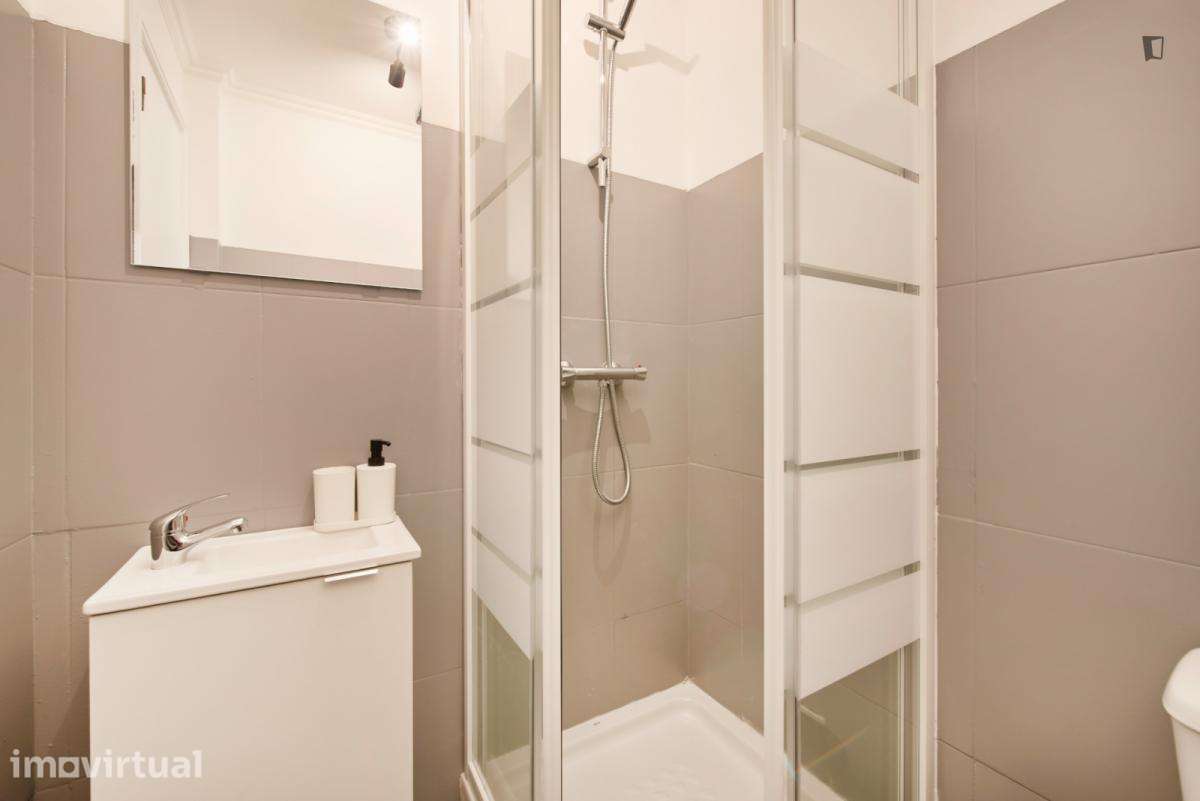 Quarto - localizado em Picoas Lisbon - Grande imagem: 4/18