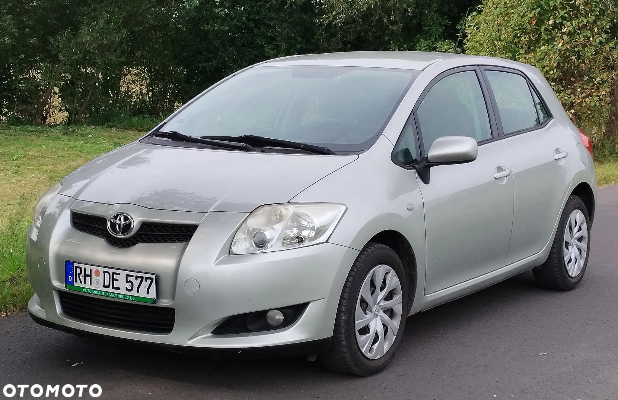 Toyota Auris 1.6 VVT-i Sol - 1