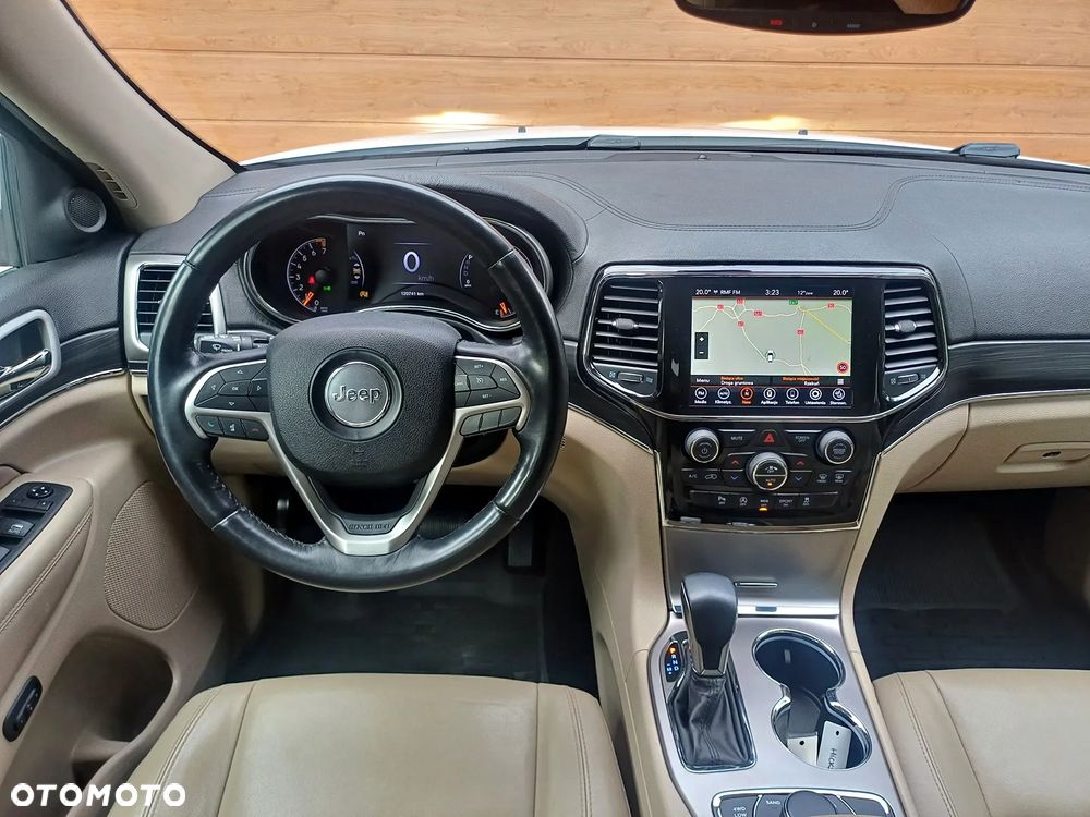 Jeep Grand Cherokee - 12