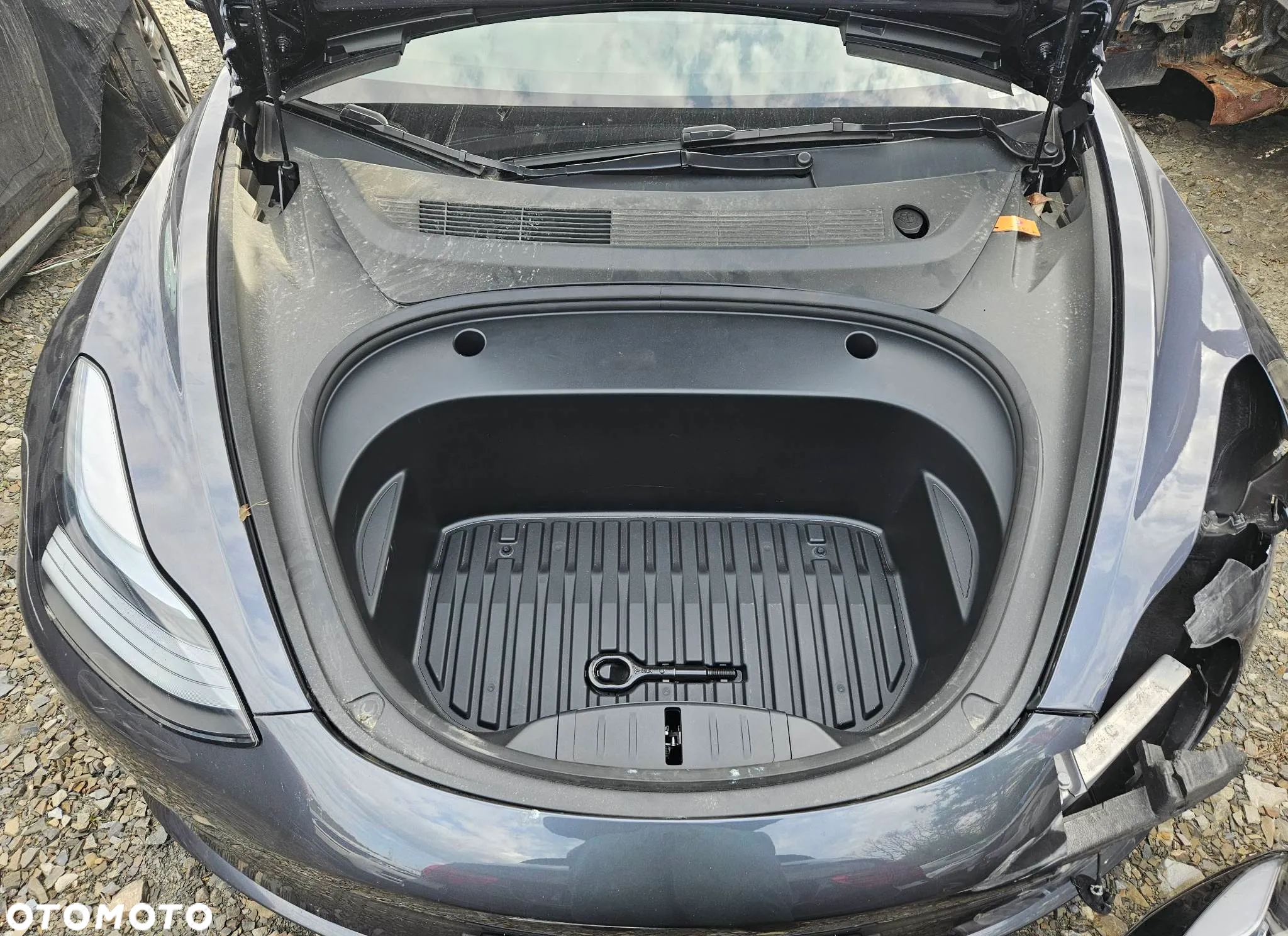 Tesla Model 3 - 10