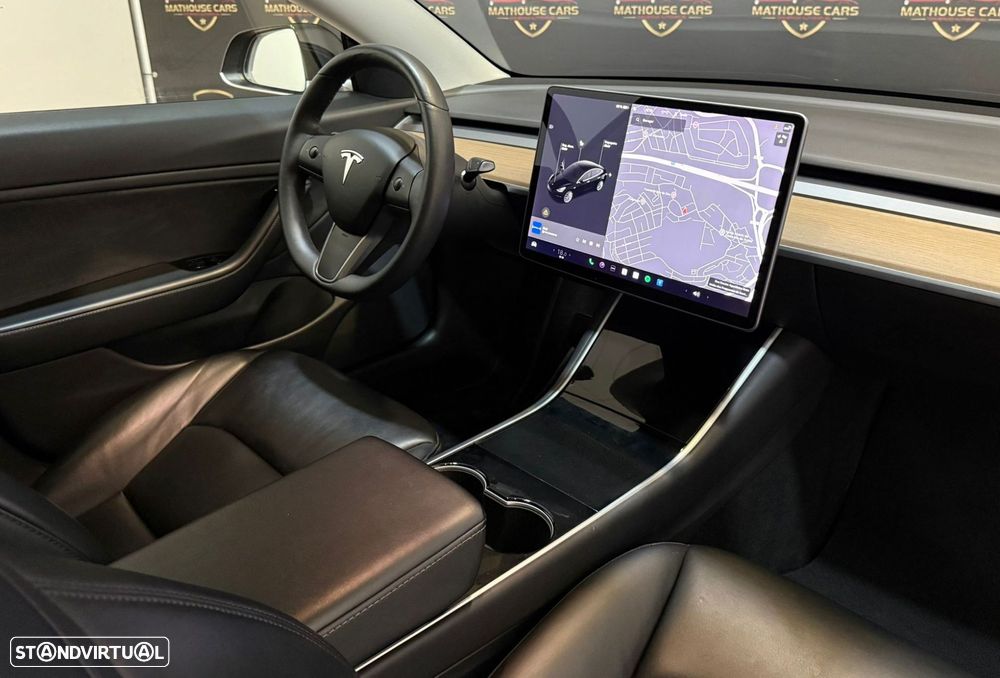 Tesla Model 3 - 12