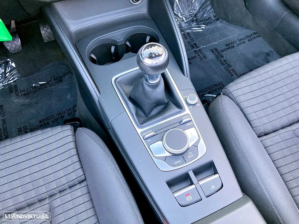 Audi A3 Cabrio 1.6 TDI (clean diesel) Attraction - 19