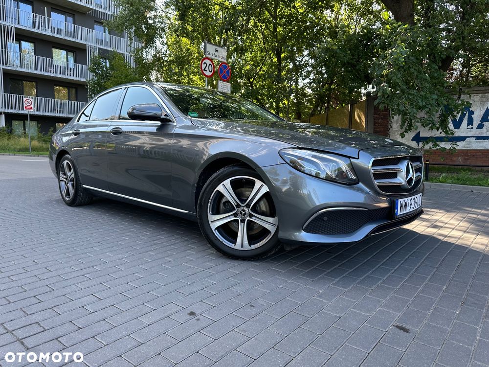 Mercedes-Benz Klasa E 220 d 4-Matic Business Edition 9G-TRONIC - 3