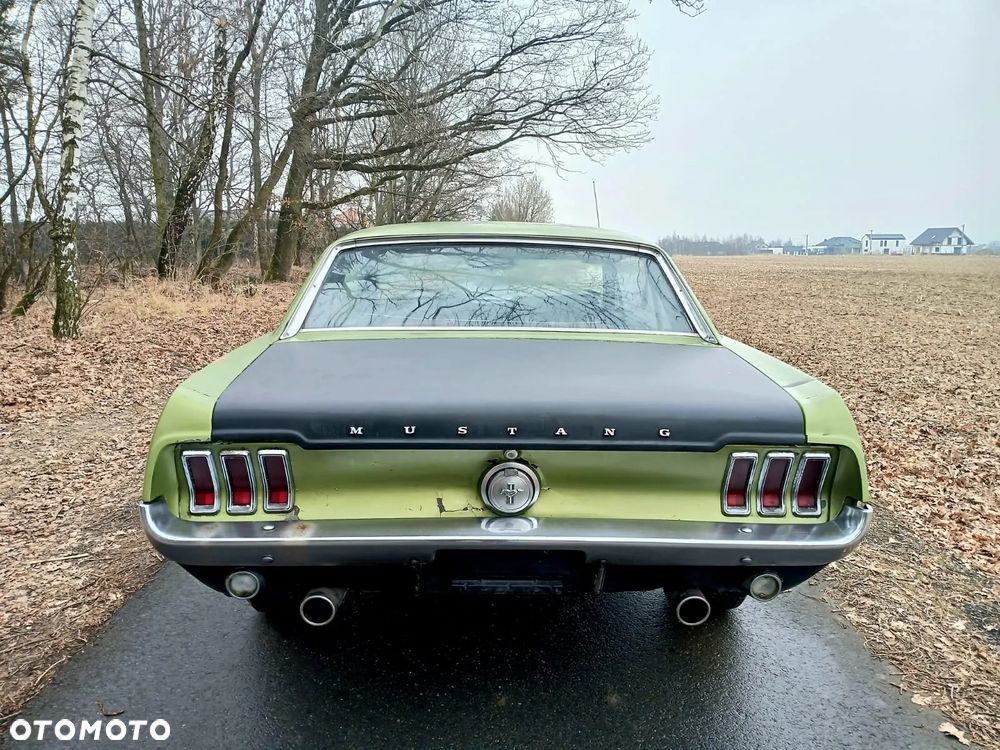 Ford Mustang - 7