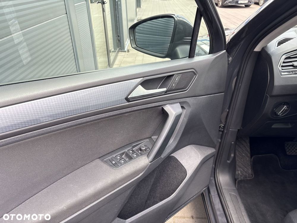 Volkswagen Tiguan 2.0 TDI SCR 4Mot Life DSG - 10