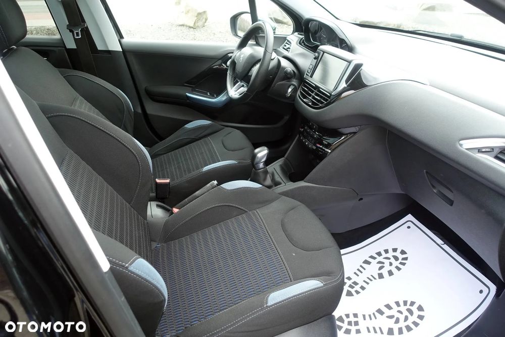 Peugeot 208 e-HDi 92 Stop&Start Style - 11