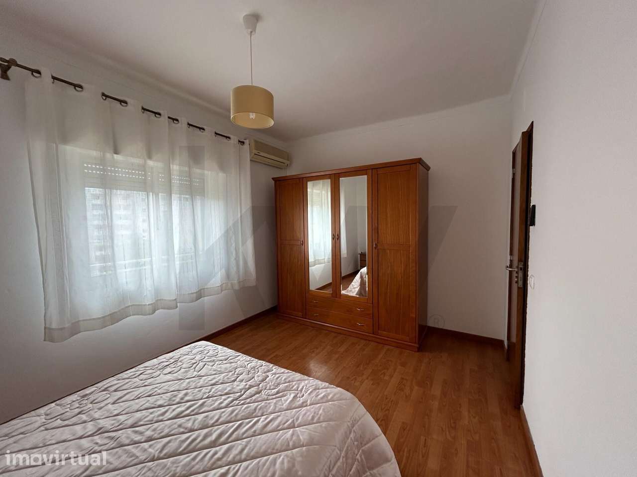 Apartamento T2 não mobilado para arrendamento anual, no 3.º e Último A - Grande imagem: 3/37
