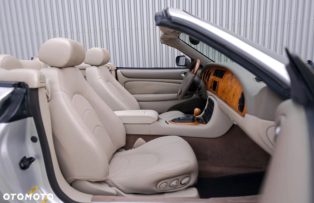 Jaguar XK8 - 5