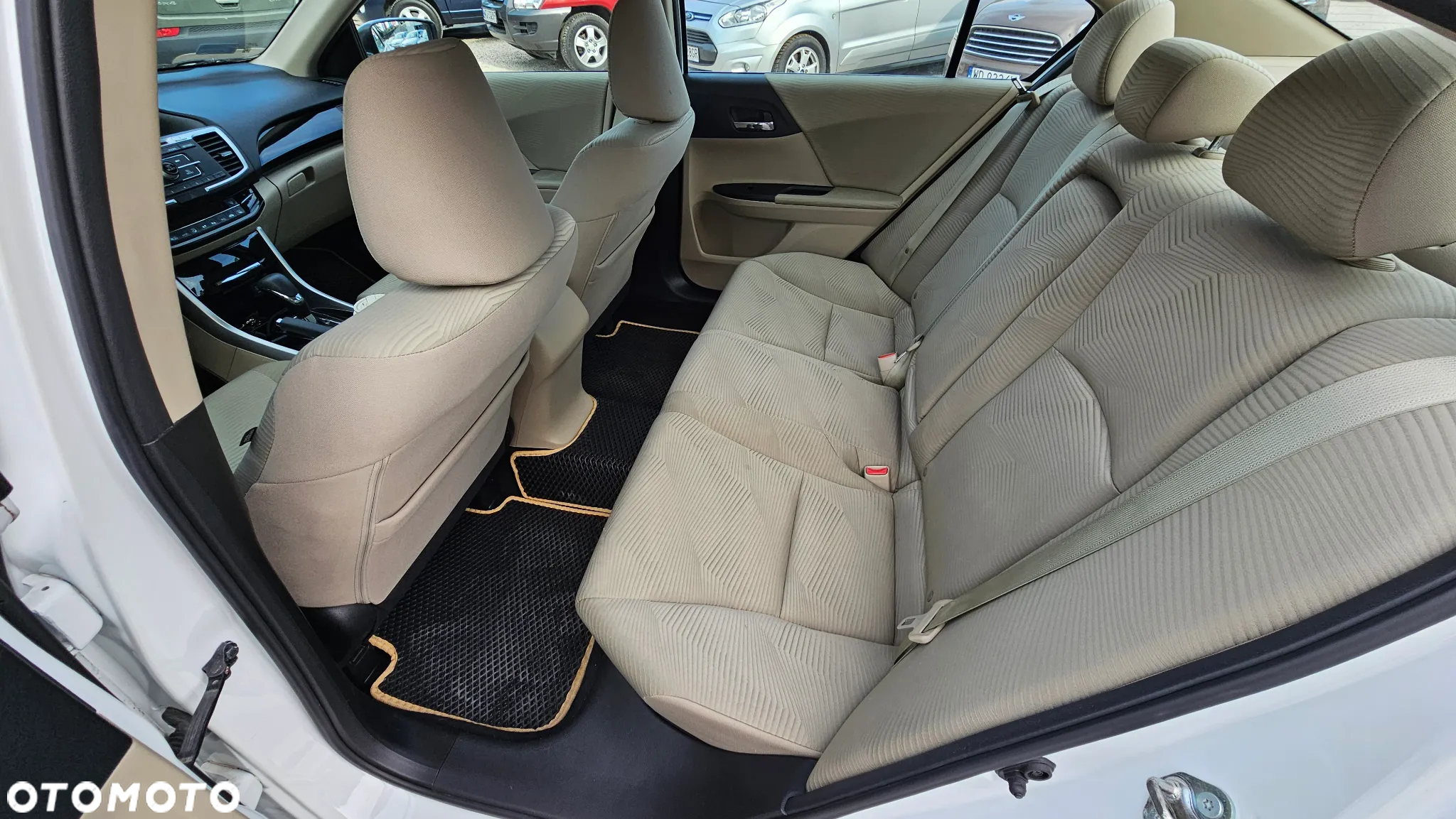Honda Accord 2.4 LX - 11