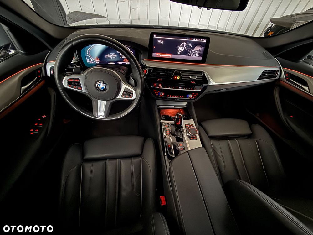BMW Seria 5 520d M Sport - 28