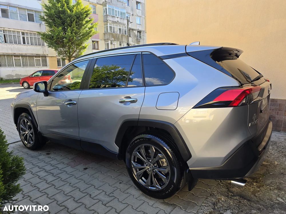 Toyota RAV4 - 5