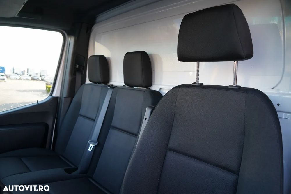 Mercedes-Benz SPRINTER 315 CDI / CONTAINER 4.4 M / 750 KG LIFT / TWIN / IMPORTAT - 22