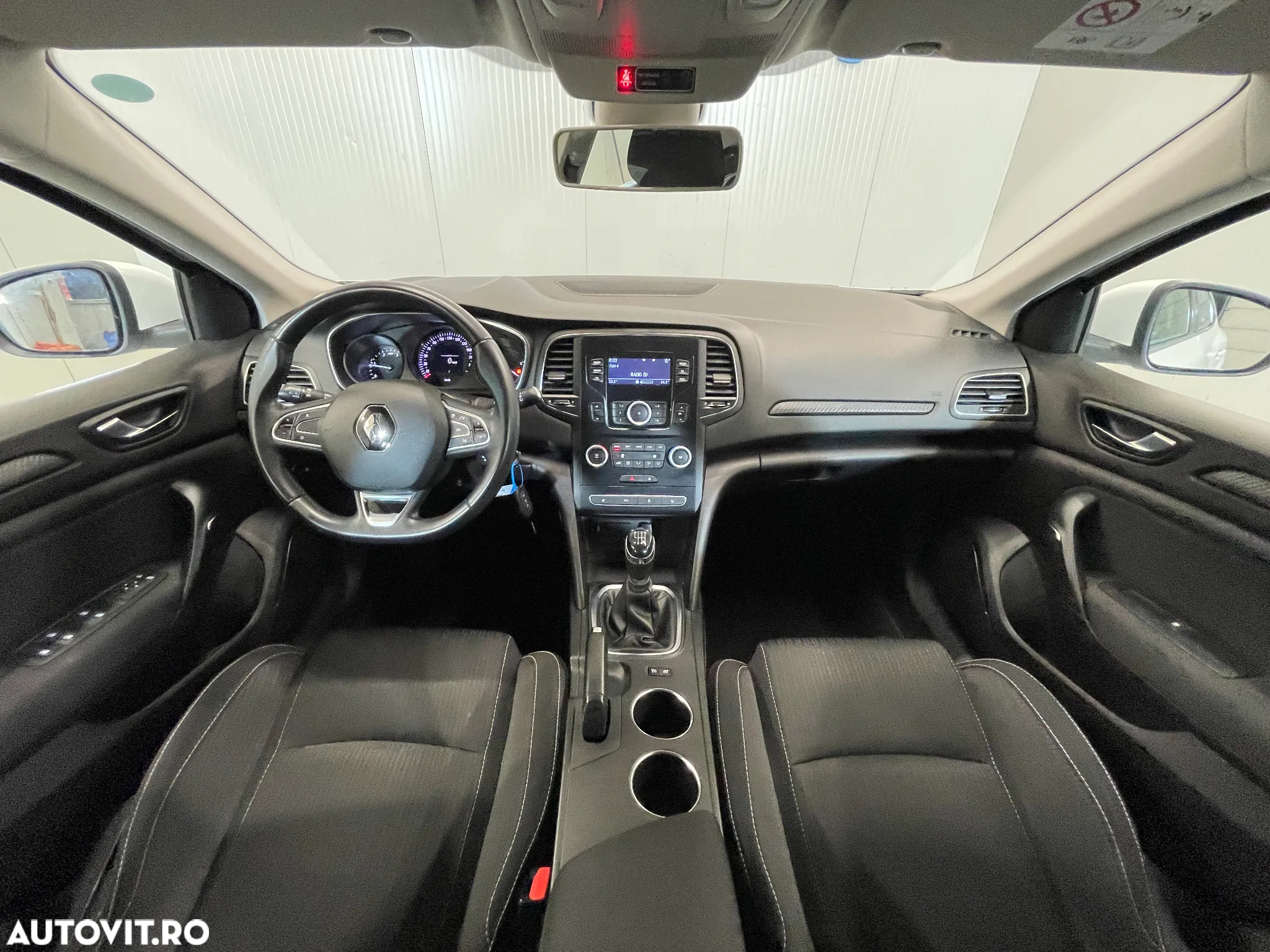 Renault Megane Blue dCi 116 Zen - 7