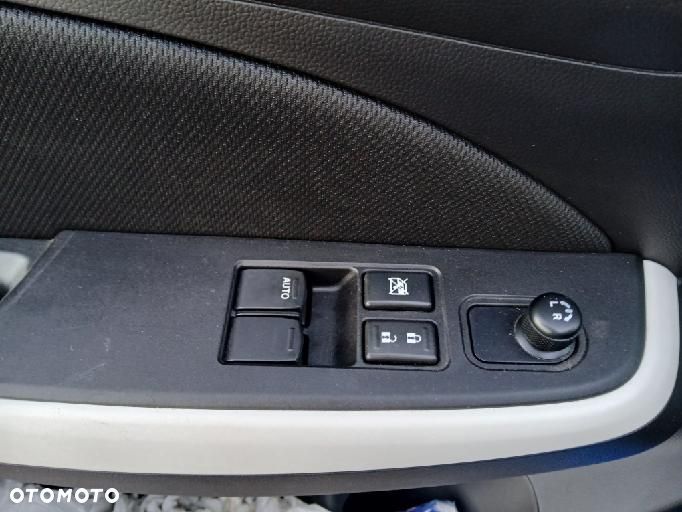 Suzuki Swift 1.2 Dualjet SHVS Premium Plus CVT - 10