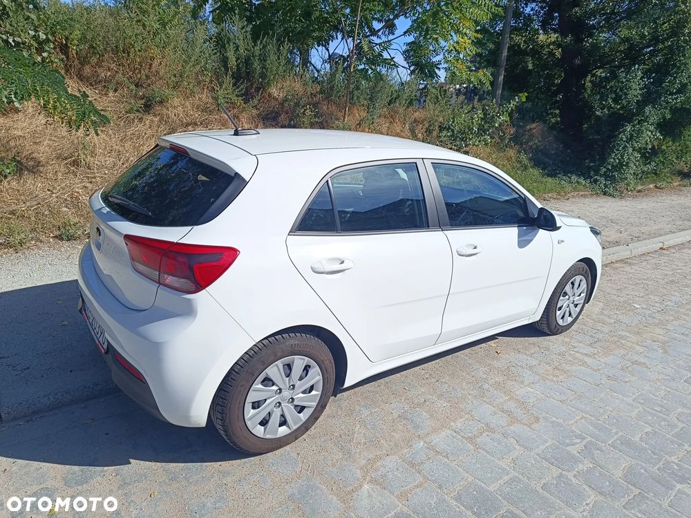 Kia Rio 1.2 M - 12
