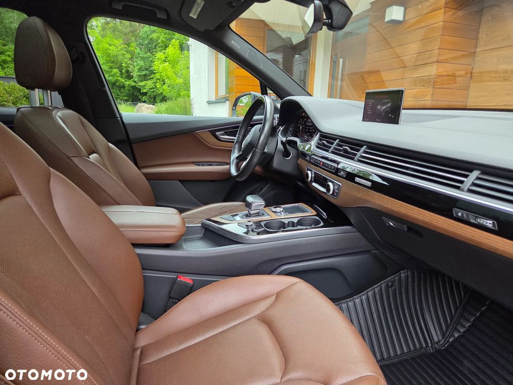 Audi Q7 - 10