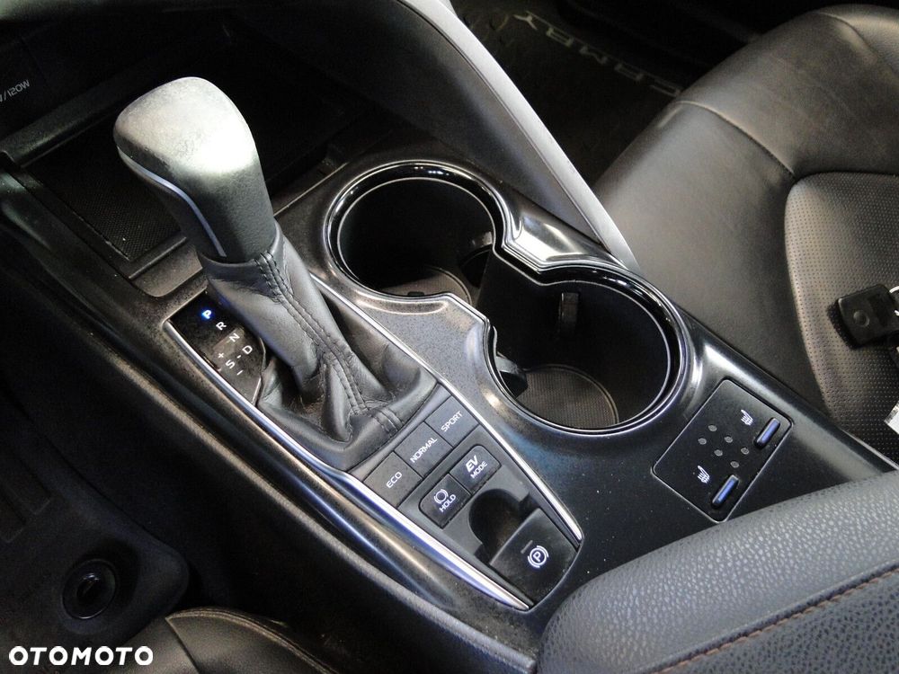 Toyota Camry - 28