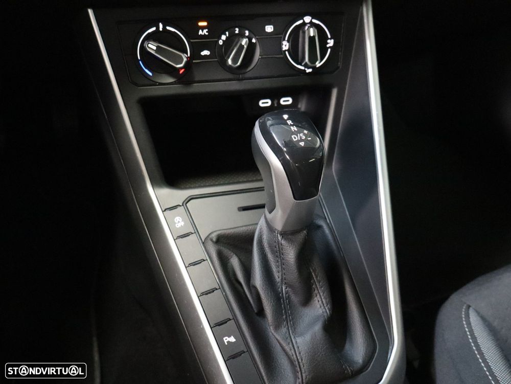 VW Polo 1.0 TSI Urban DSG - 16