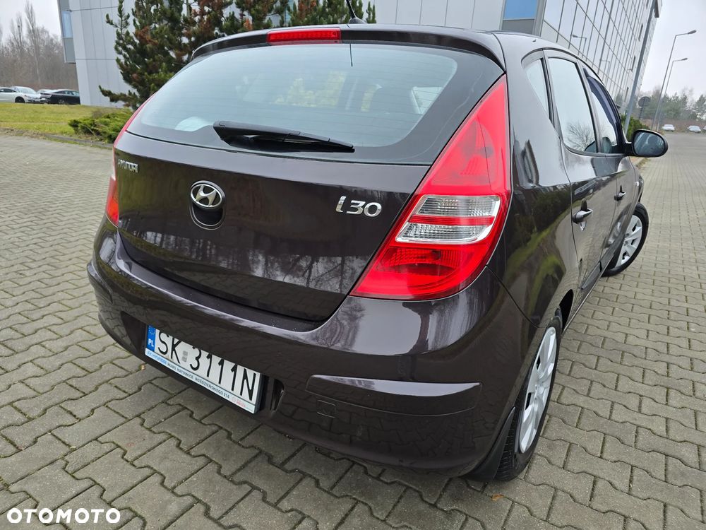 Hyundai i30 1.6 Comfort - 10