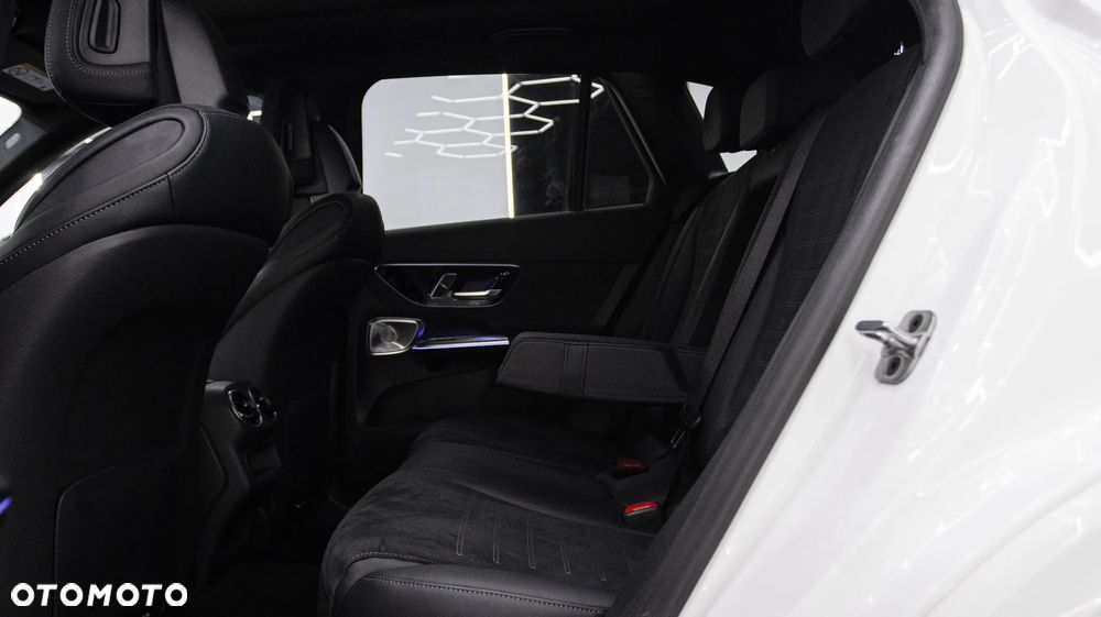Mercedes-Benz GLC 200 4Matic 9G-TRONIC AMG Line Plus - 22