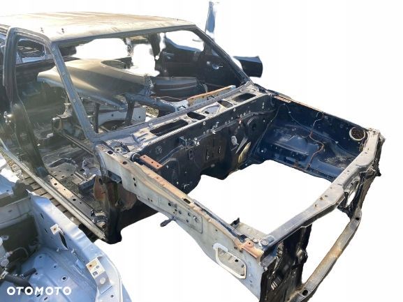 Nissan Navara D22 Kabina Dach Słupek - 1