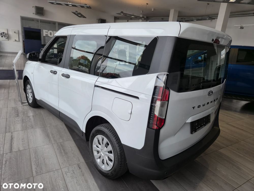 Ford Tourneo Courier - 19