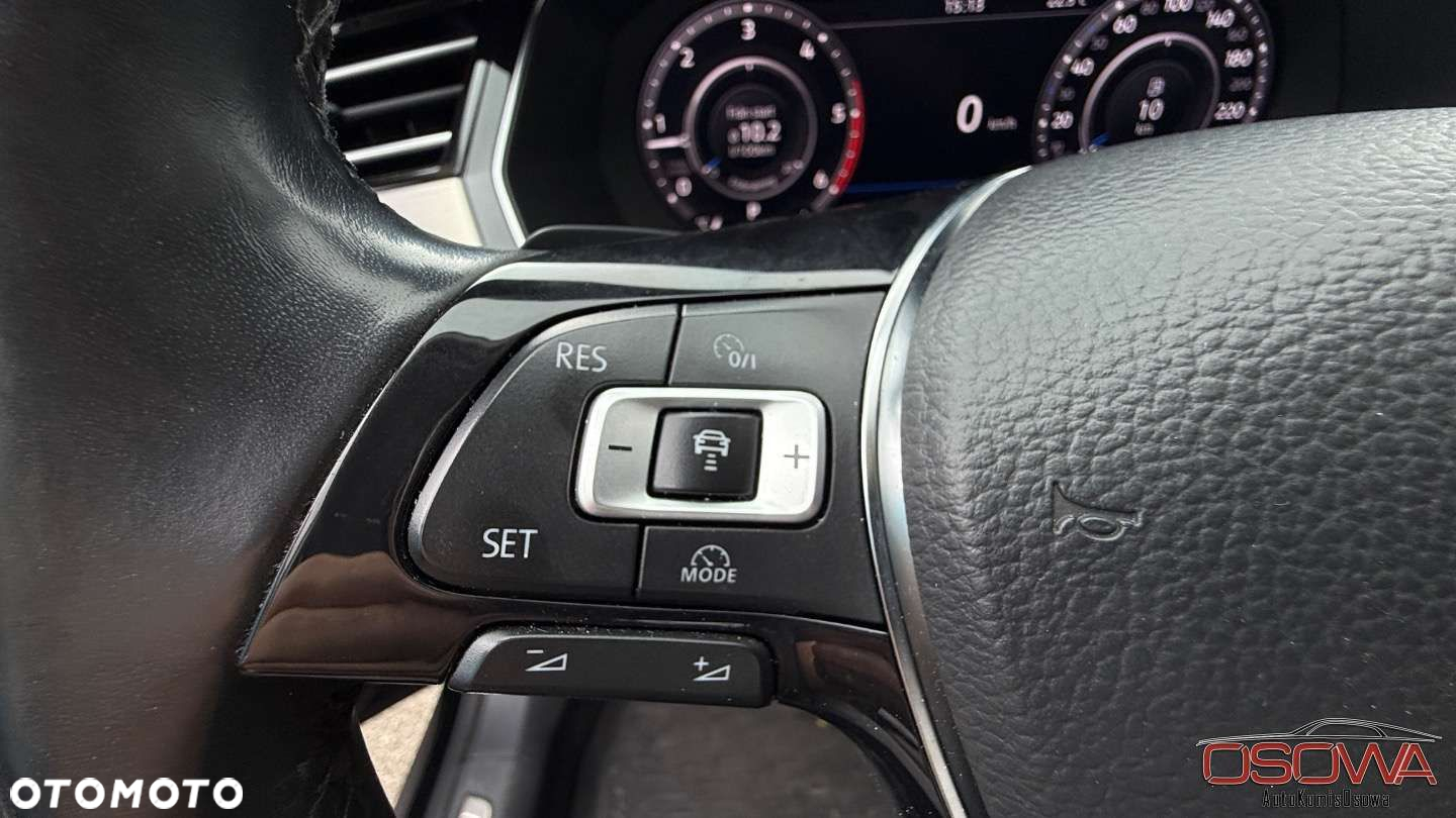 Volkswagen Passat Alltrack 2.0 TDI SCR 4Motion DSG (BMT) - 28