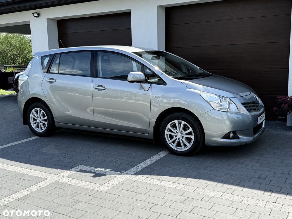 Toyota Verso 1.8 Edition - 10