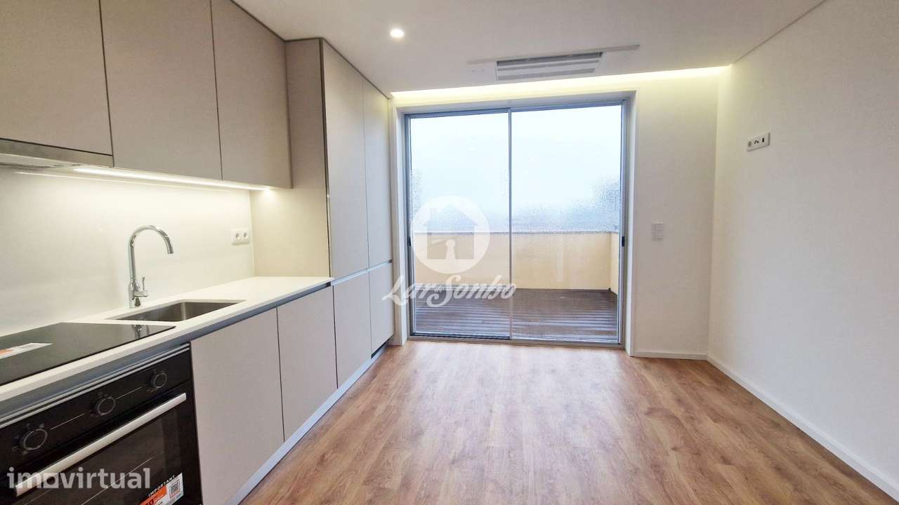 Apartamento T2 com Terraço e Jardim na zona da Boavista do Porto - Grande imagem: 4/27