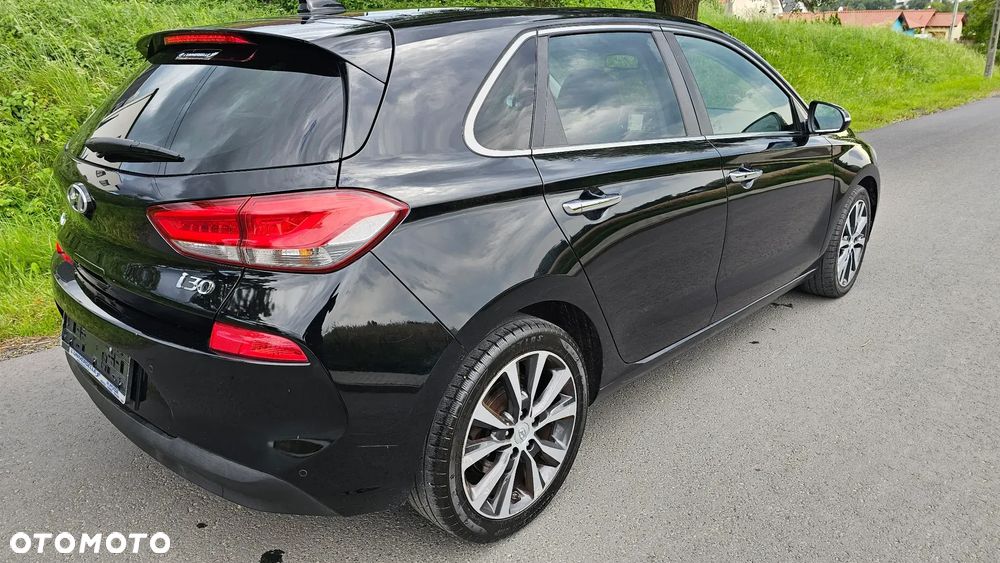 Hyundai i30 1.4 T-GDI Premiere Luxury DCT - 12