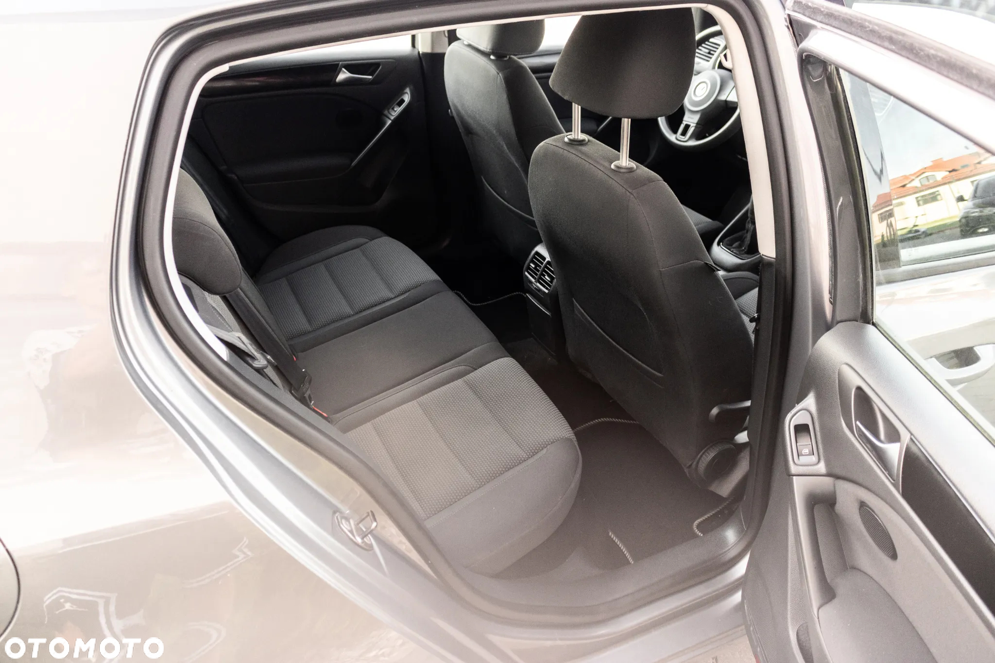 Volkswagen Golf - 17