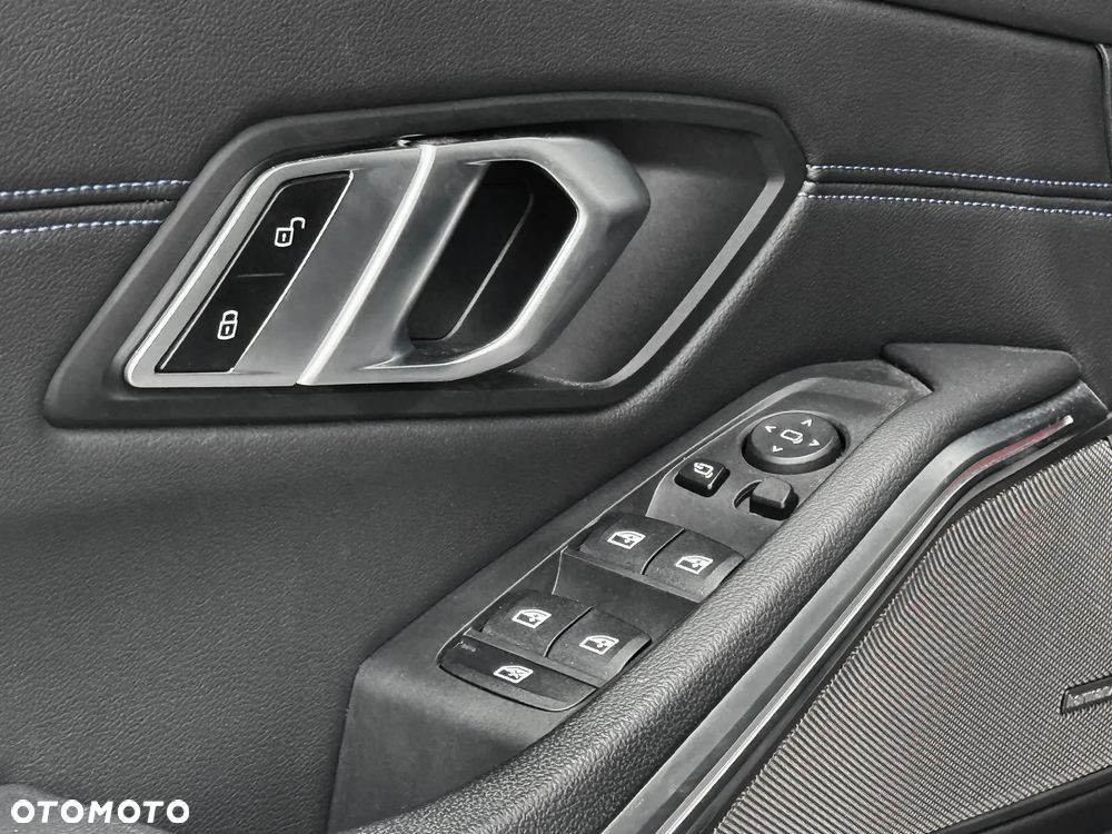 BMW Seria 3 318d Sport Line Shadow - 30