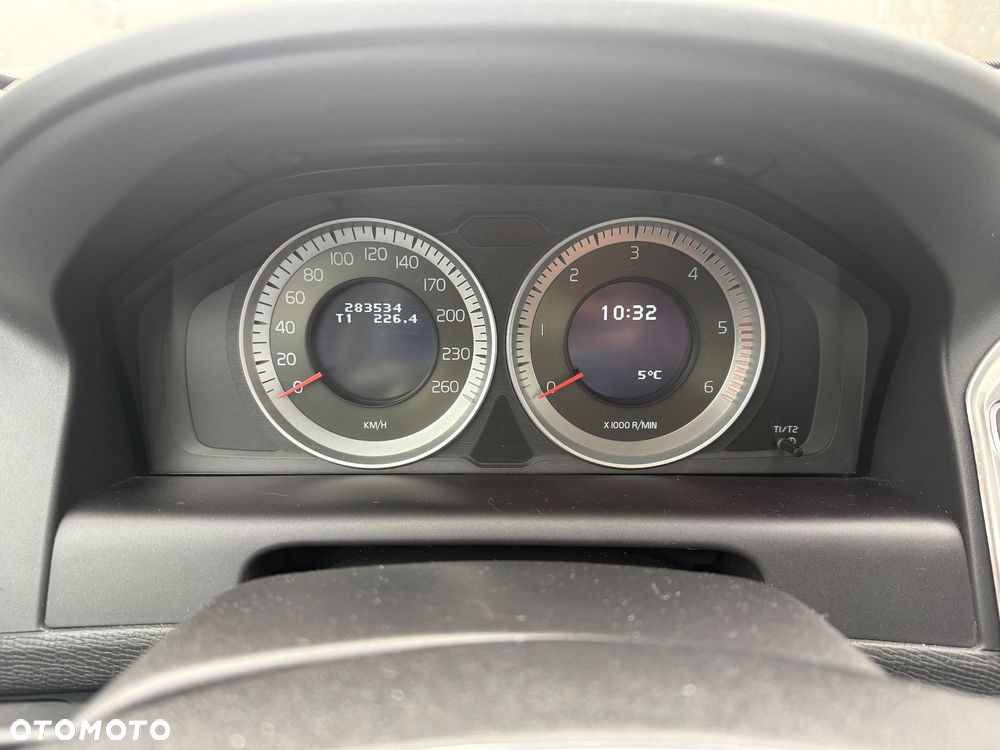 Volvo XC 60 D5 AWD Momentum - 30