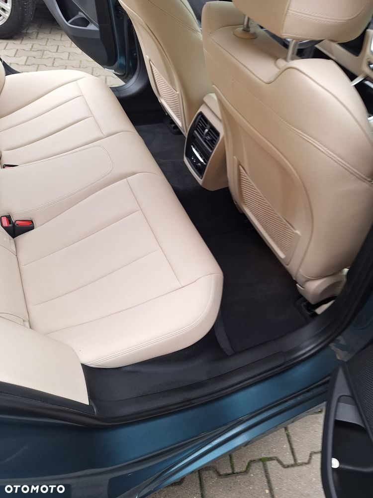 BMW Seria 3 330i Sport Line - 10