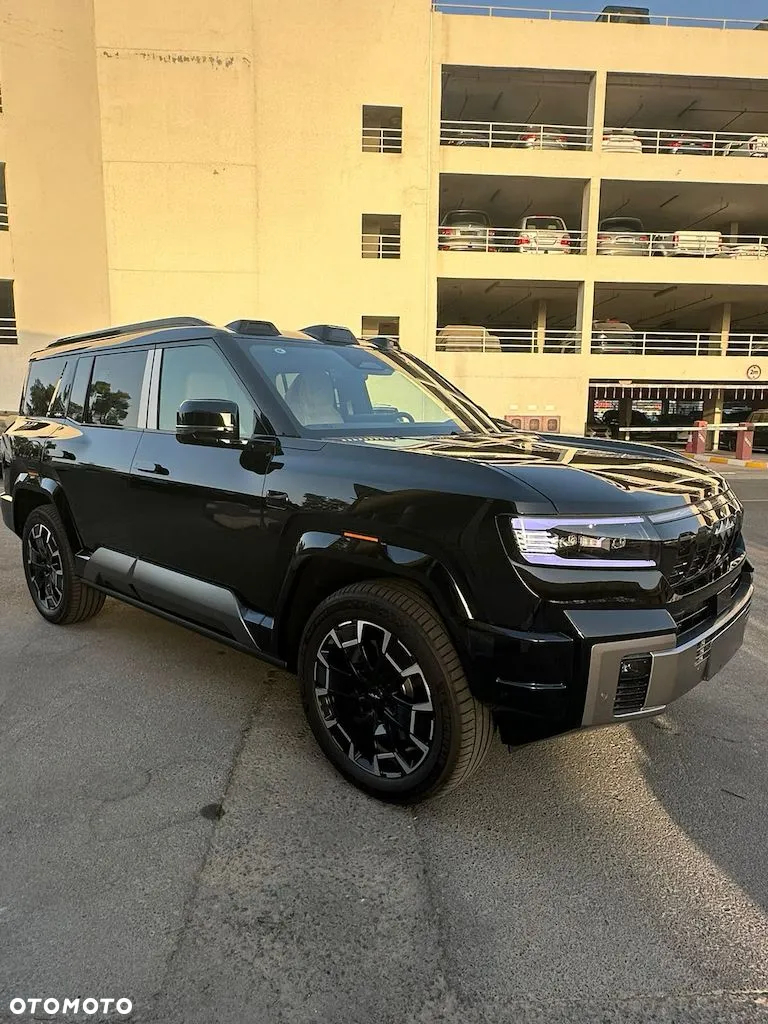 BYD Leopard 8