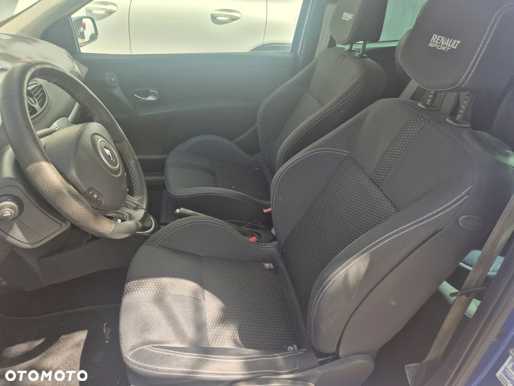 Renault Clio 2.0 16V Sport - 17