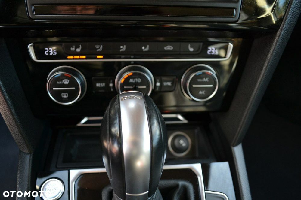 Volkswagen Passat - 19
