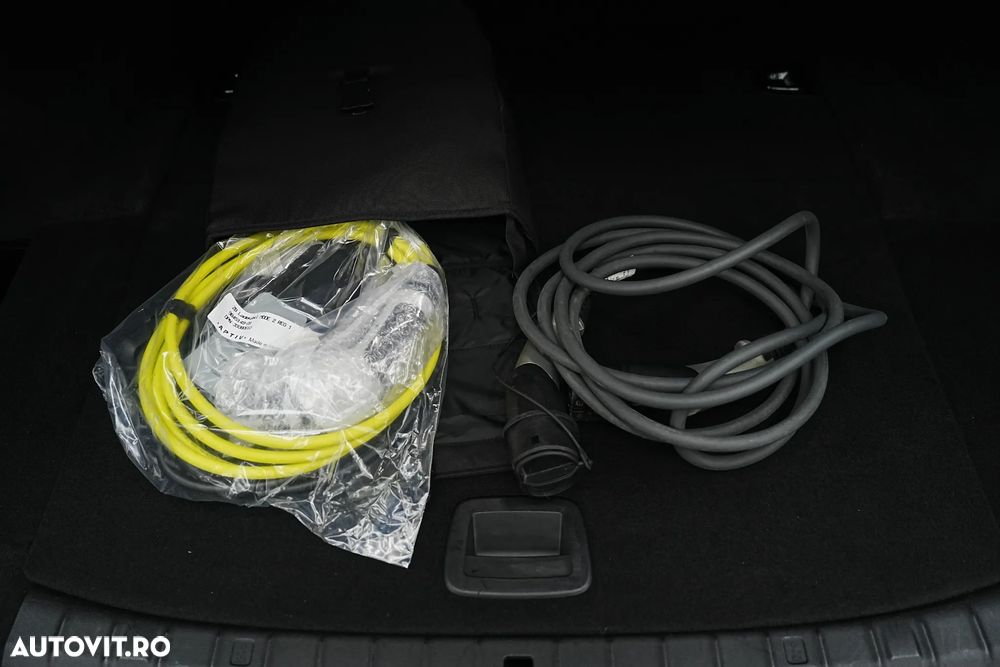 BMW Seria 5 520e Aut. - 39