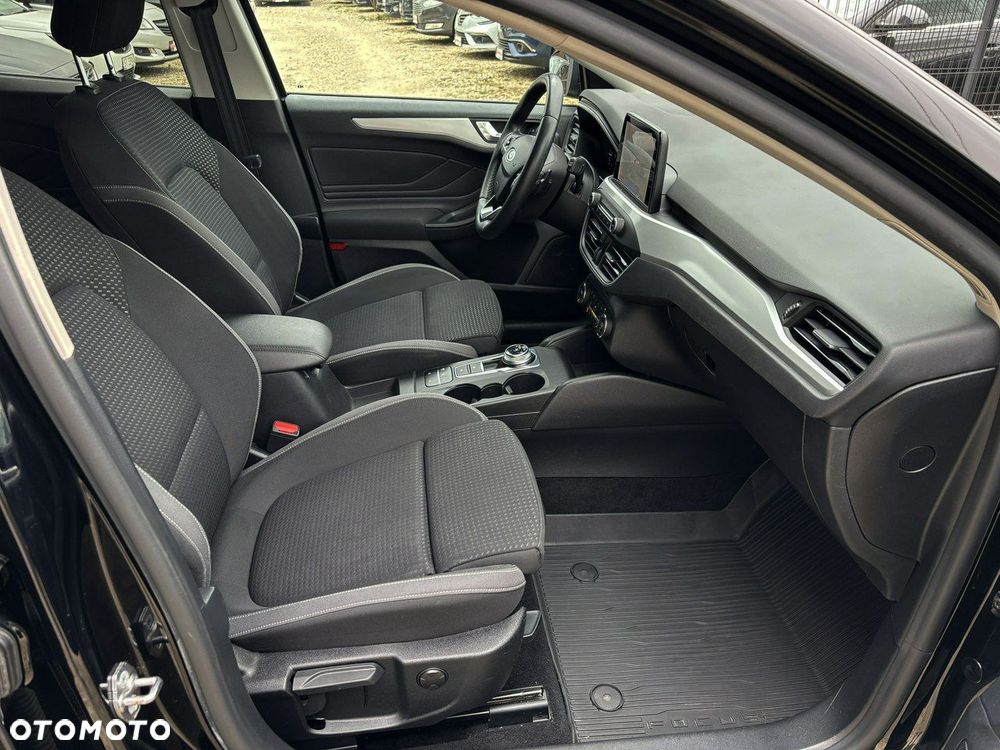 Ford Focus - 32